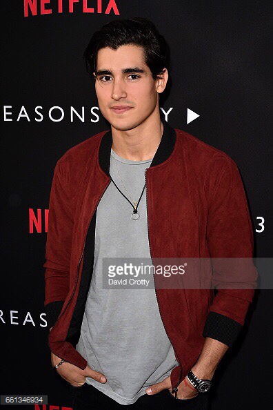 Henry Zaga