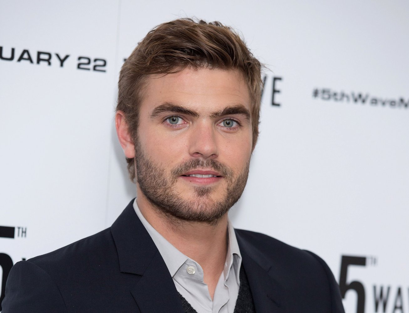 Alex Roe