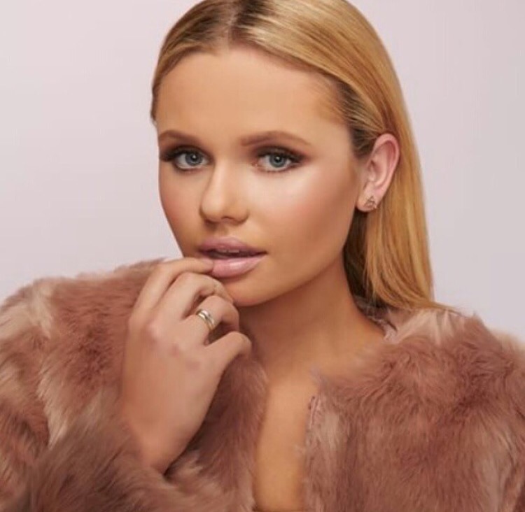 Alli Simpson